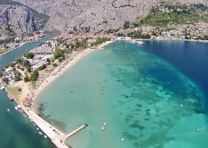 Apartments With A Parking Space Omis - 18919