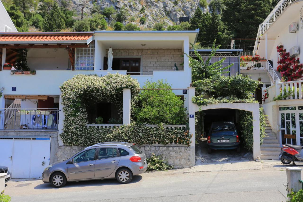 With A Parking Space - 18919 Omiš